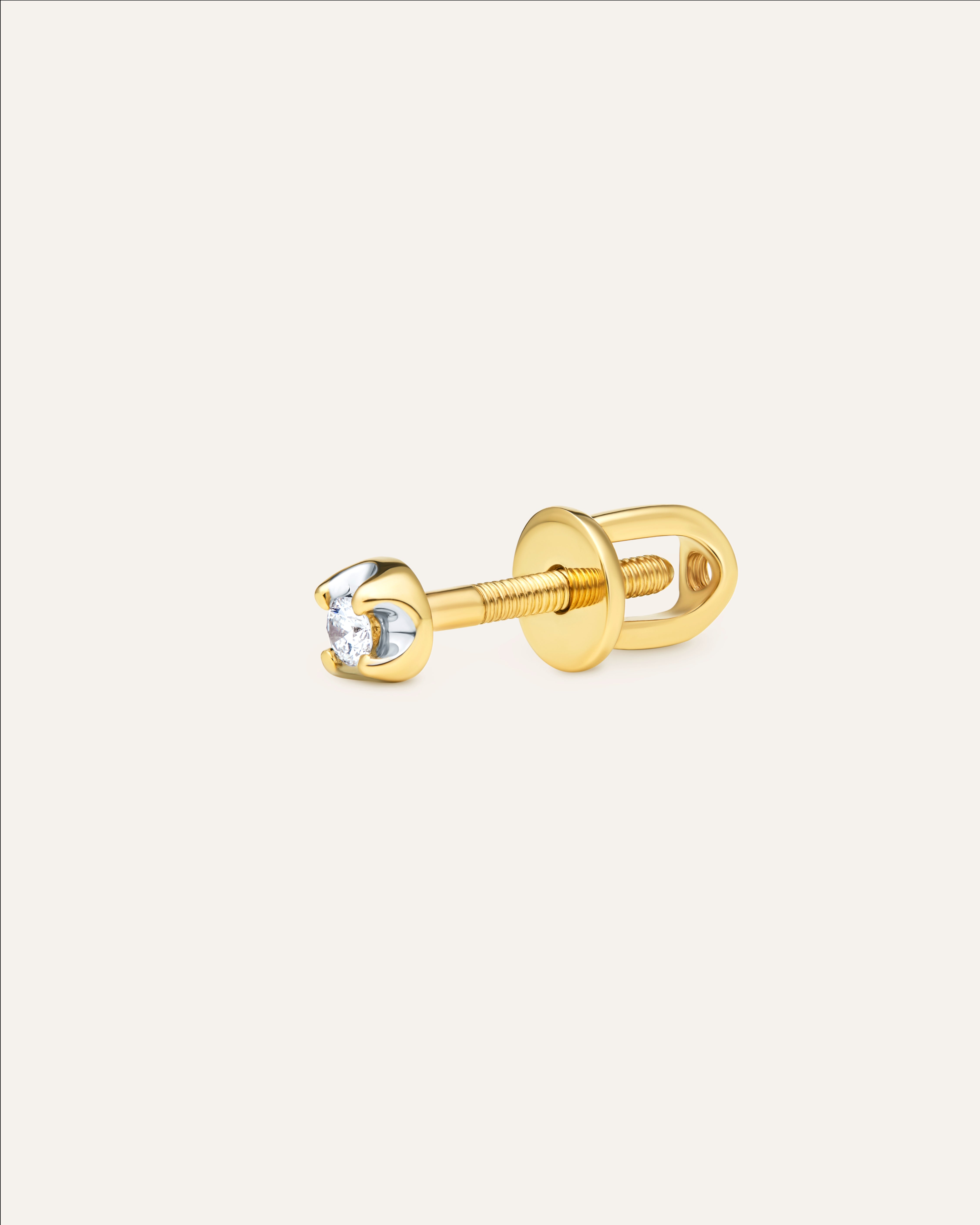 Gold earring with Natural Diamond