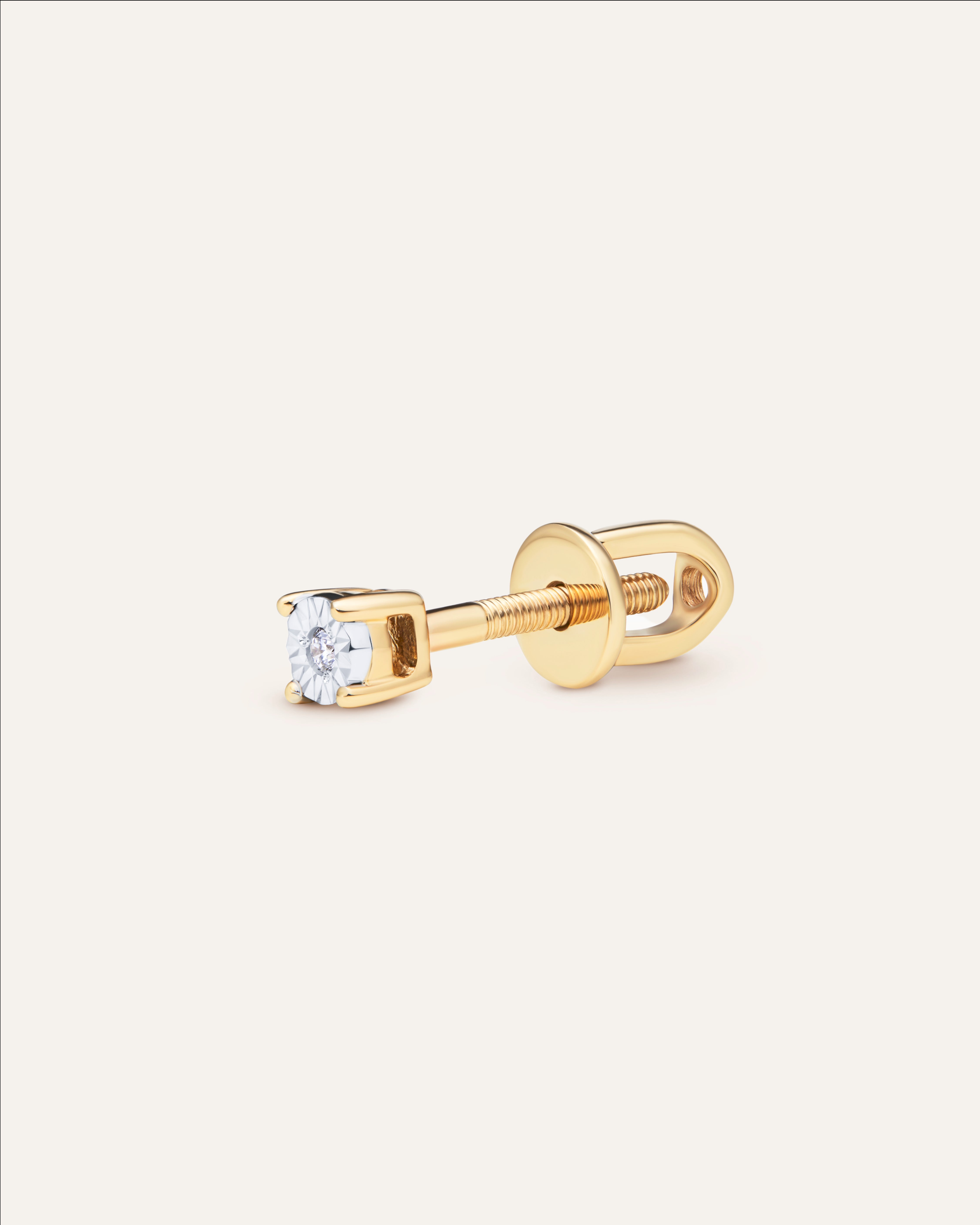 Gold earring with Natural Diamond