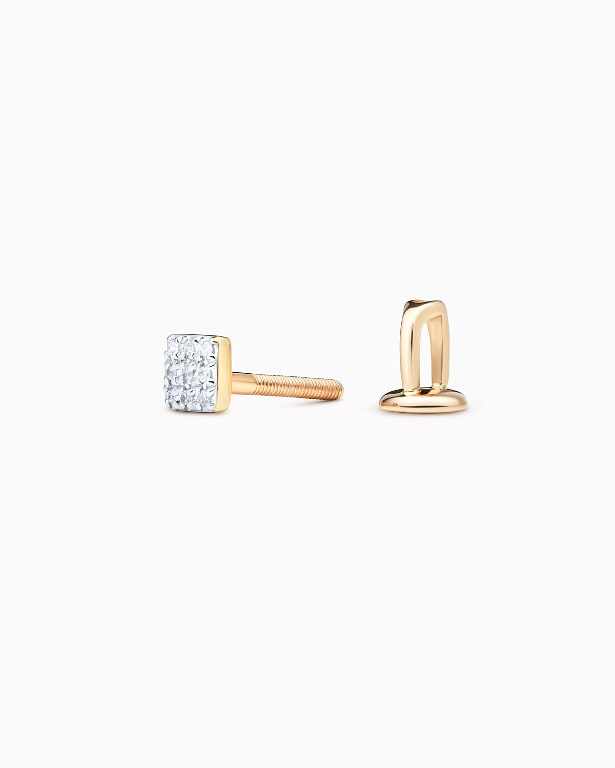 Gold earring with Natural Diamond