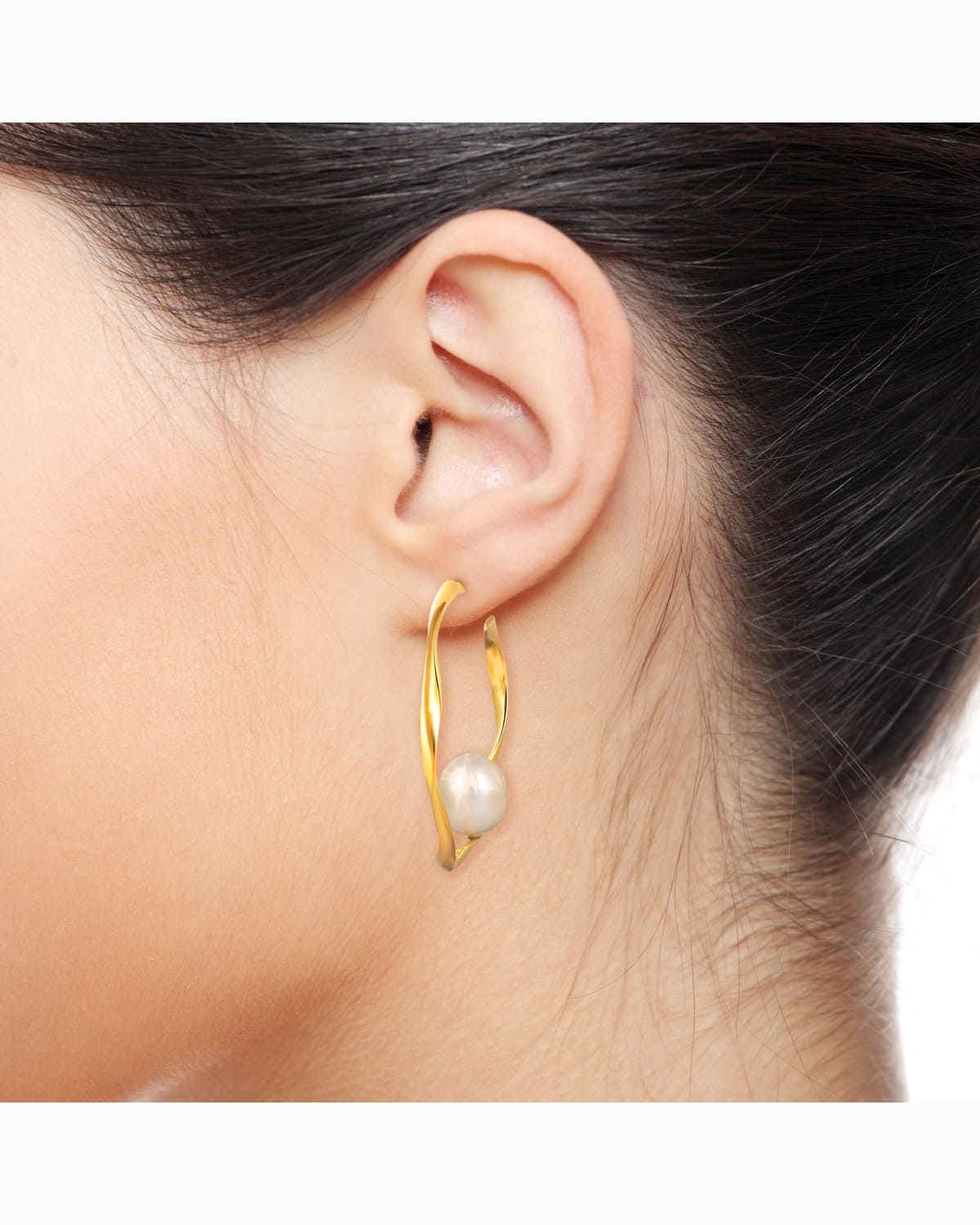 18KT Gold Plated earrings with Natural Pearl